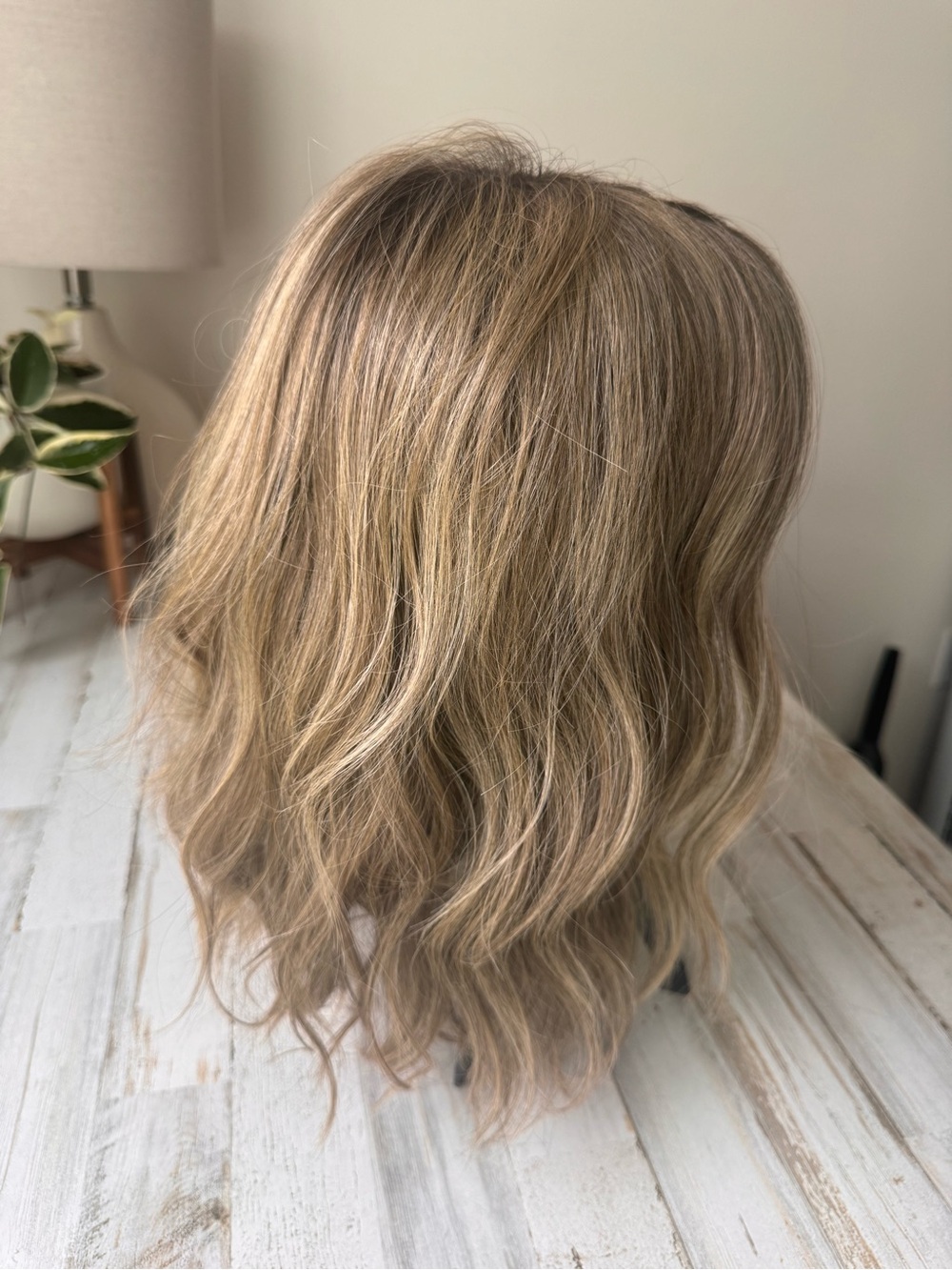Raquel Welch Wavy Day in Iced Cappuccino